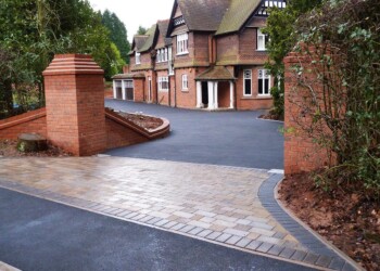 Tarmac Contractors In Altrincham
